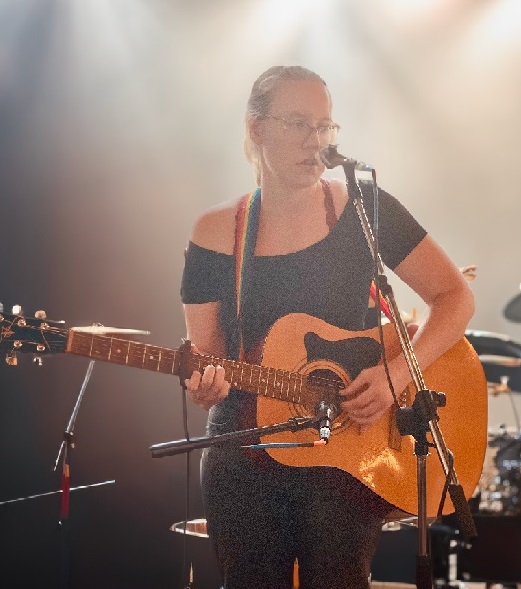 Chelsea Tye artist landing page and lyrics/chord library